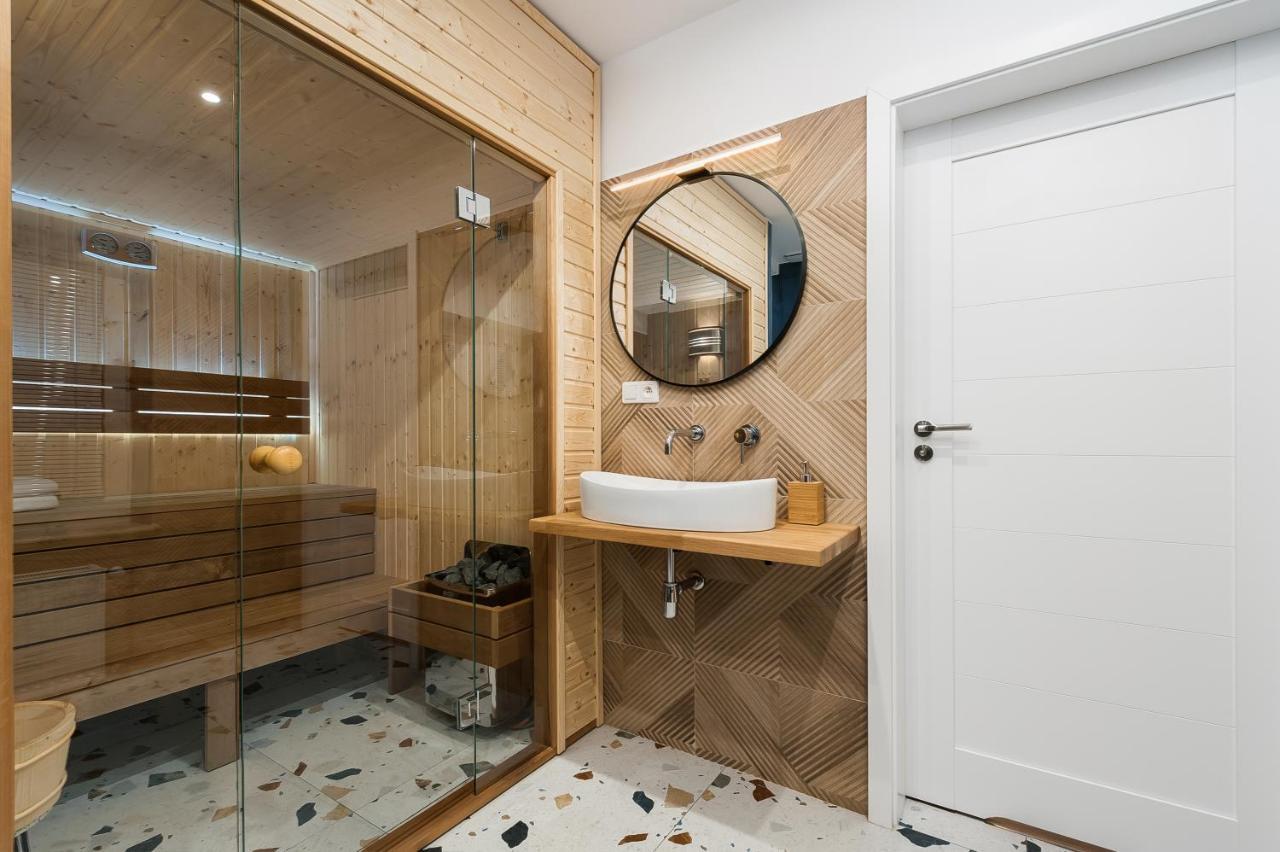 Luxury Spa Apartment Old Town كراكوفيا المظهر الخارجي الصورة